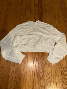 Nike Heather Gray Cropped Crewneck Sweatshirt